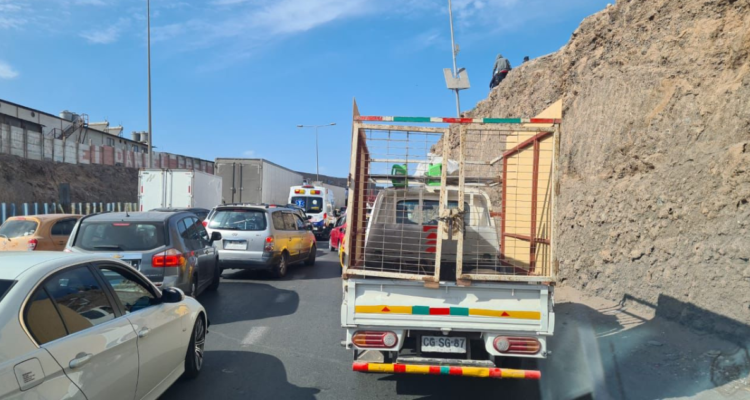 Se mantienen bloqueos en ruta de region de tarapacá