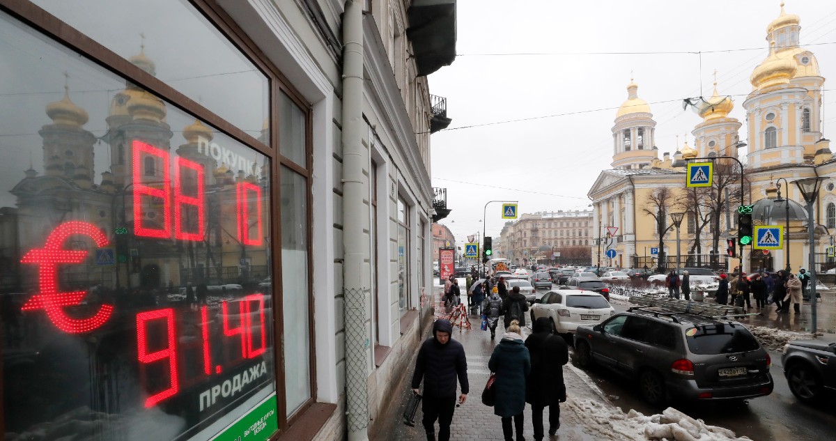 Gobierno de Putin invita al mercado extranjero a unirse al análogo ruso del Swift