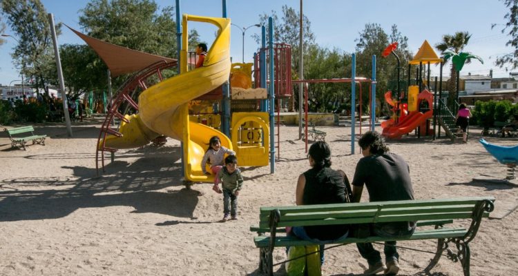 Cómo postular a Subsidio Protege, que entrega dinero a madres trabajadoras con hijos menos de 2 años