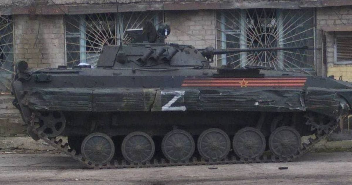 Tanque ruso con "Z" dibujada
