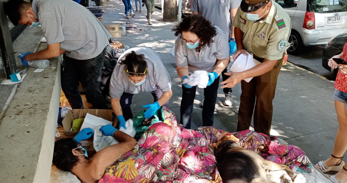 Trasladan a hombre que estuvo tendido por días con grave herida en el centro de Concepción