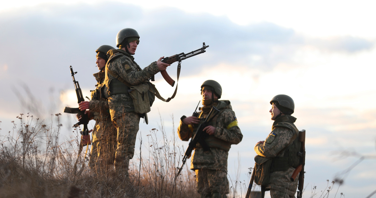 Ucrania anuncia la captura de 300 militares rusos y dice que se están rindiendo “en masa”