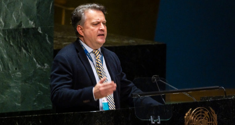 ucrania-sugiere-putin-hitler Si quiere suicidarse, no necesita un arma nuclear