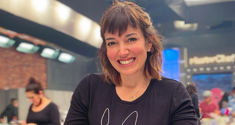 La comediante argentina Yamila Reyna en el set de MasterChef.