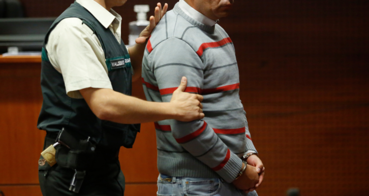 10 años de cárcel arriesga acusado de violar a su sobrina y amenazarla de muerte en Los Ángeles