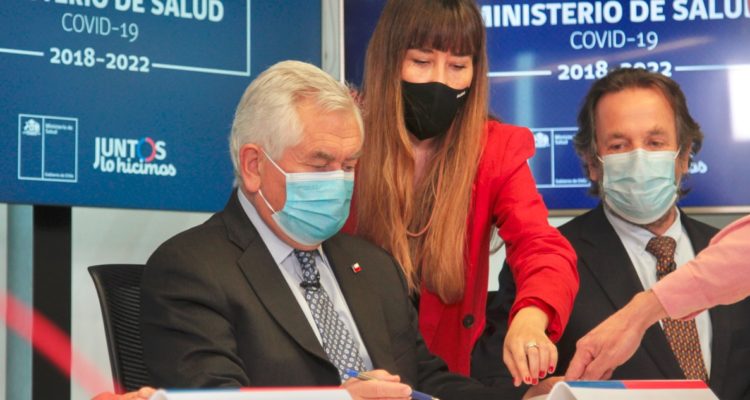 Autoridades del Minsal. Caen contagios, pero positividad sigue alta en 11 regiones