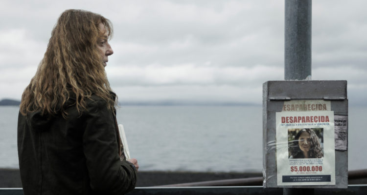 Una de las escenas en el Teaser de 42 Días en la Oscuridad, la serie chilena inspirada en el caso Haeger.