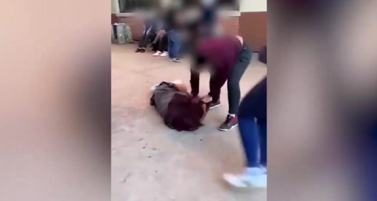 Agresión a estudiante en colegio de Nacimiento
