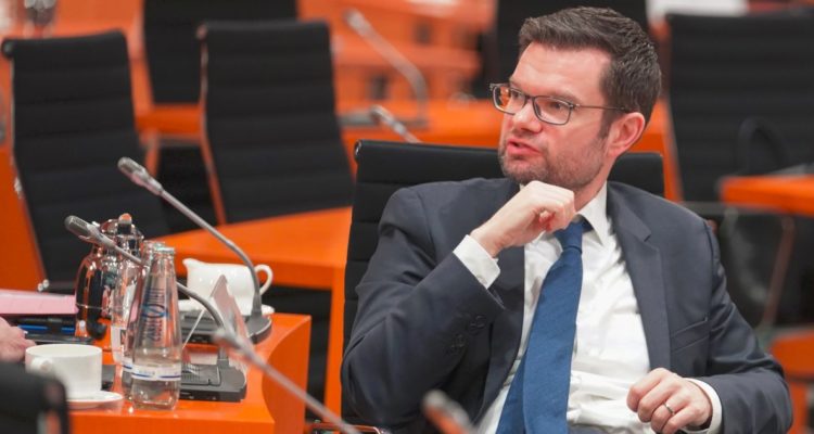 Ministro de Justicia alemán, Marco Buschmann, confirma sumario por posibles críemenes de guerra de Rusia en Ucrania