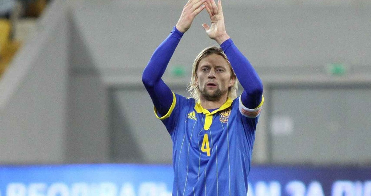 Anatoliy Tymoshchuk jugando por Ucrania.