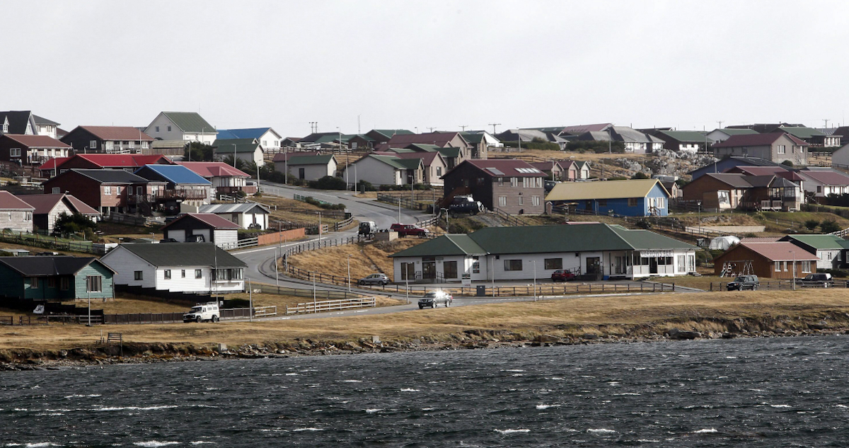 Argentina pide a Reino Unido retomar vuelos desde Punta Arenas a las Malvinas