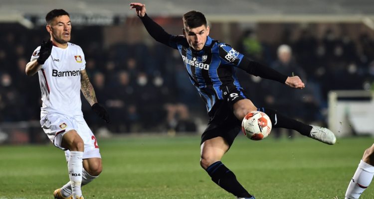 Atalanta venció al Leverkusen de Charles Aránguiz.