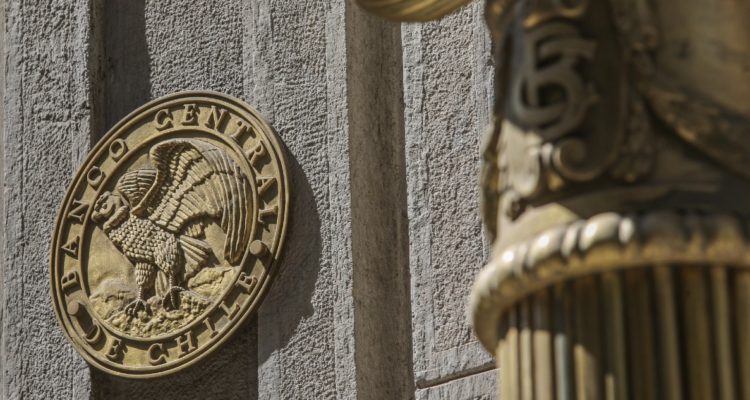 Banco Central concretaría histórico aumento de la tasa ante inflación y factores externos