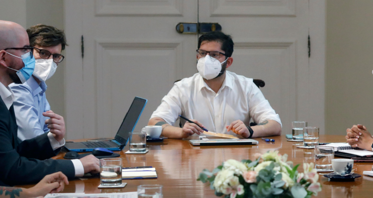 Comité Ambiental de Rucalhue entrega carta a Boric para frenar central hidroeléctrica de Quilaco