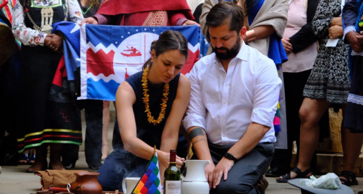 Ceremonia con Pueblos Originarios en La Moneda