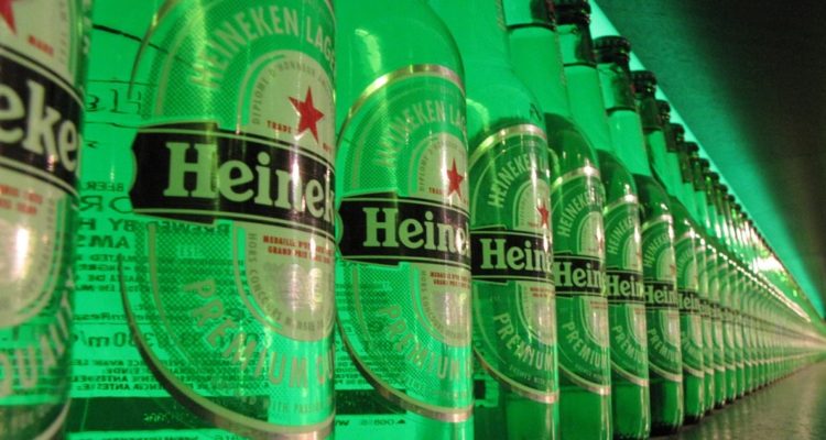 Dos grandes marcas de cerveza anuncian su salida de Rusia