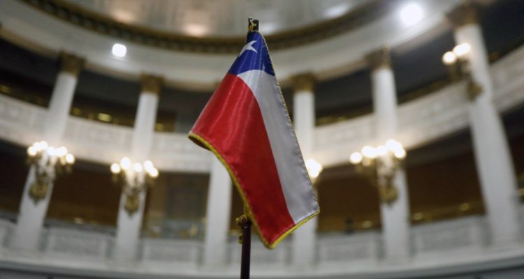 CFA entrega propuesta a la CC respecto a la responsabilidad y cuidado de las finanzas públicas