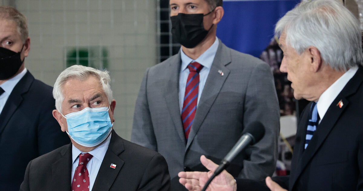 Foto contexto Paris y Piñera en tercer día con más de 900 pacientes ventilados por covid-19