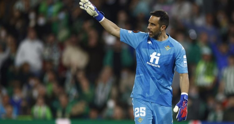 Claudio Bravo ante el Eintracht Frankfurt.