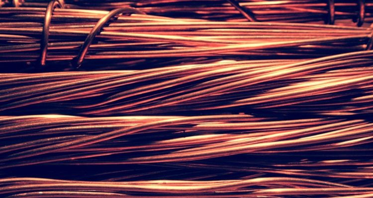 Ecuador reporta cifra récord en exportación minera de la mano del cobre