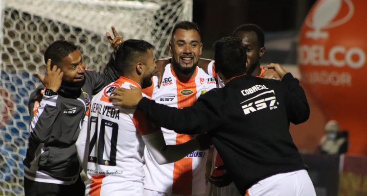 Cobresal venció a Coquimbo en El Salvador