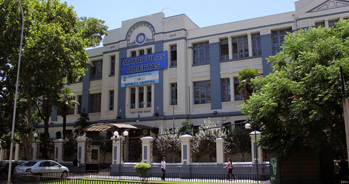 Investigan denuncias de acoso y abuso sexual realizadas contra profesores en colegio de Ñuñoa