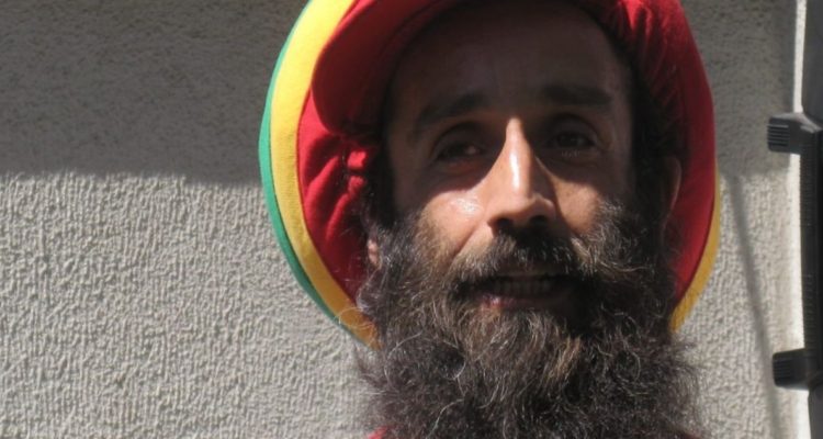 Autoridad rastafari podrá ejercer su religión y mantener su alimentación vegana en la cárcel