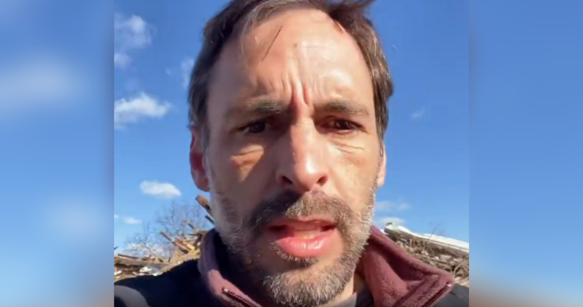 El periodista Daniel Matamala hablando en uno de sus videos desde Ucrania.