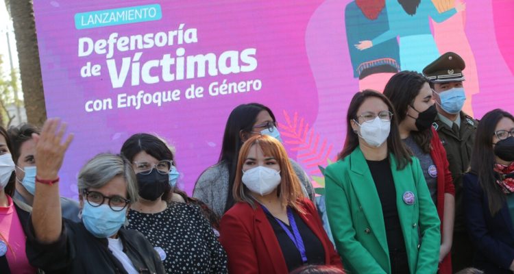 Hassler presentó la nueva Defensoría de Víctimas con Enfoque de Género en Santiago