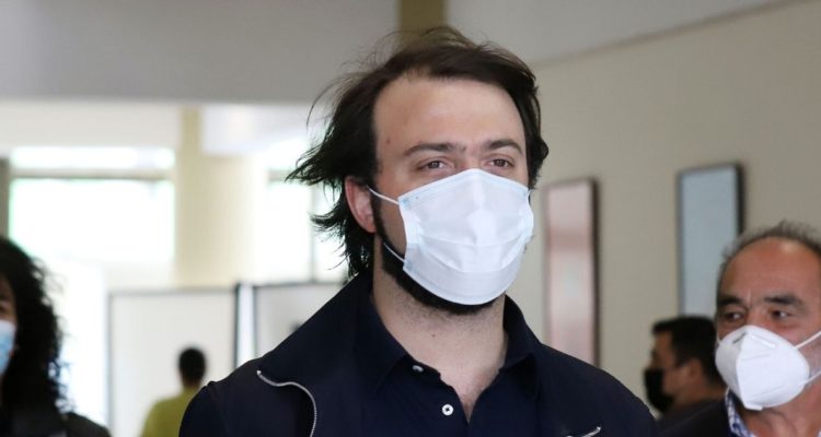 Denuncia a Jorge Sharp