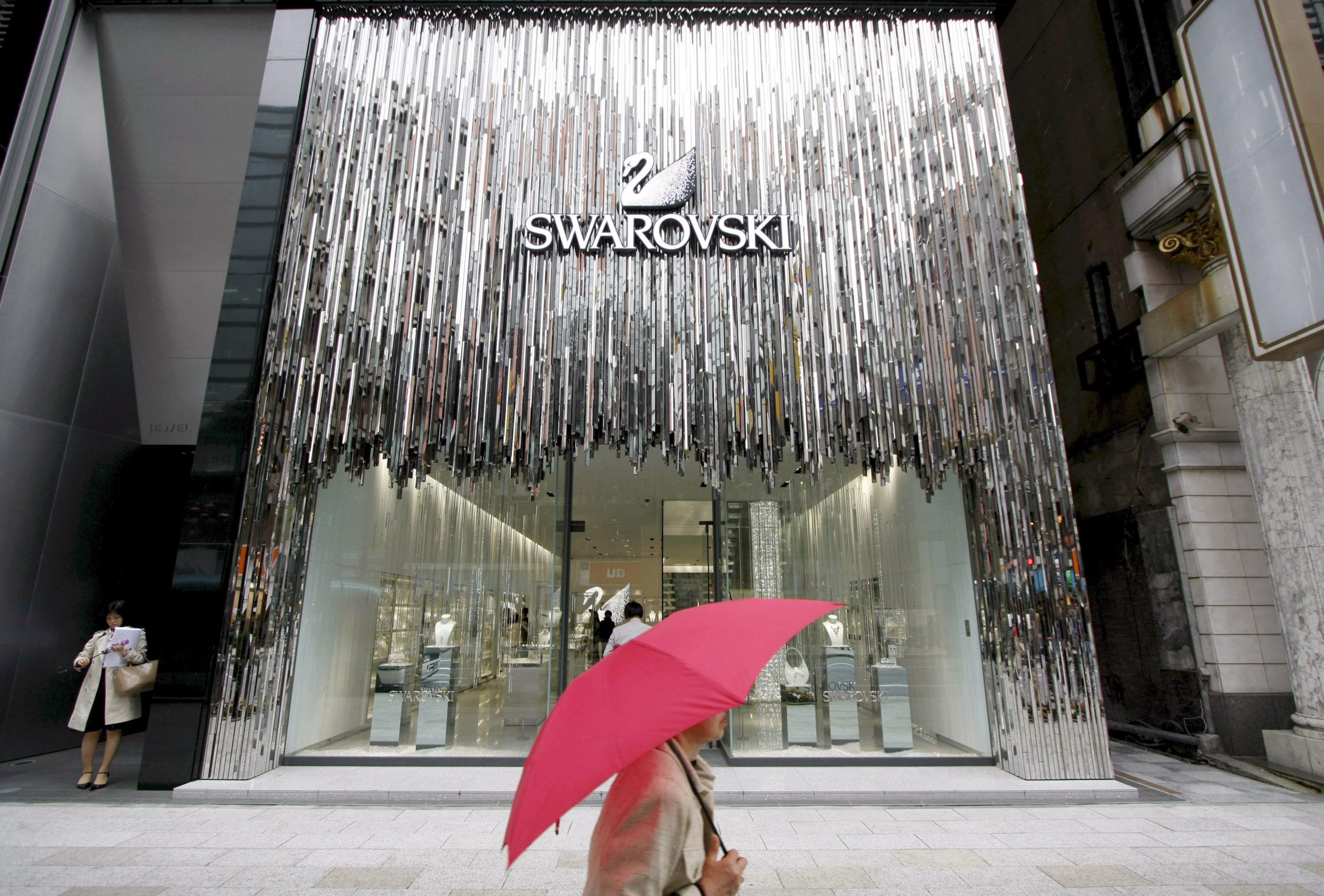 Sin cristales: Swarovski cierra hasta nuevo aviso sus tiendas en Rusia