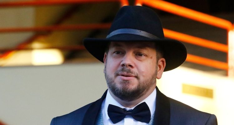 Diputado Kaiser habla en alemán