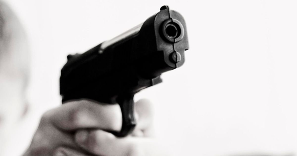 disparar pareja de su madre