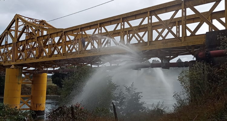 Ducto de aguas servidas colapsa en La Unión: Essal confirma suspensión de agua para toda la comuna