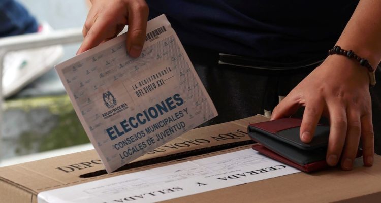 Ejército de Liberación Nacional cesará hostilidades por cinco días para apoyar elecciones en Colombia