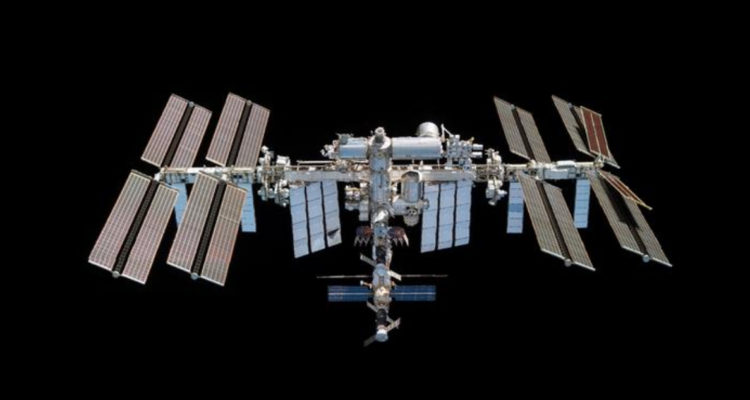 Una imagen de la Estación Espacial Internacional en el espacio. Elon Musk asegura que podría salvar su caída ante amenazas de Rusia.