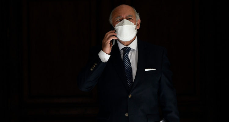 Senador Flores critica demora de nombramientos de Seremis: Servicios públicos están paralizados