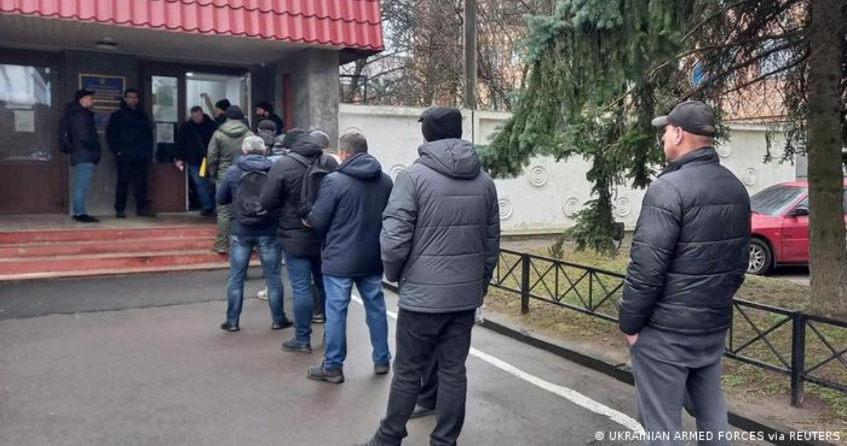 Ucranianos refugiados en Polonia y Alemania: algunos buscan refugio, otros marchan a la guerra