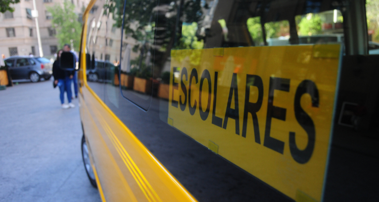 Alcalde de Paillaco manifiesta molestia contra Seremi de Transporte por falta de furgones escolares