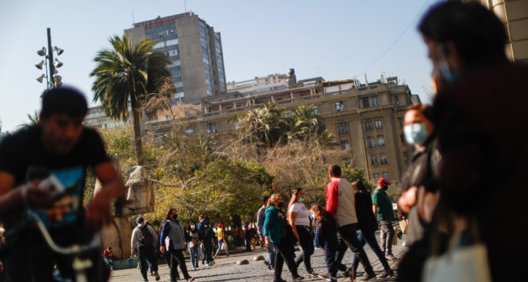 Desempleo en Chile llega a 7,5% y tasa de ocupación informal se mantiene en altos niveles