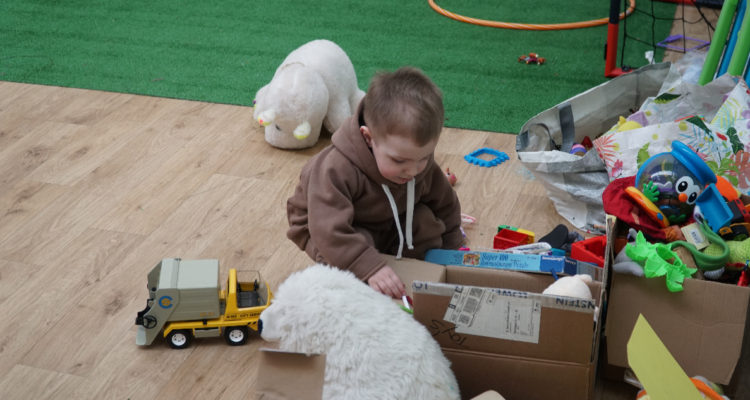 Alertan que guerra en Ucrania pone en riesgo las vidas de seis millones de niños