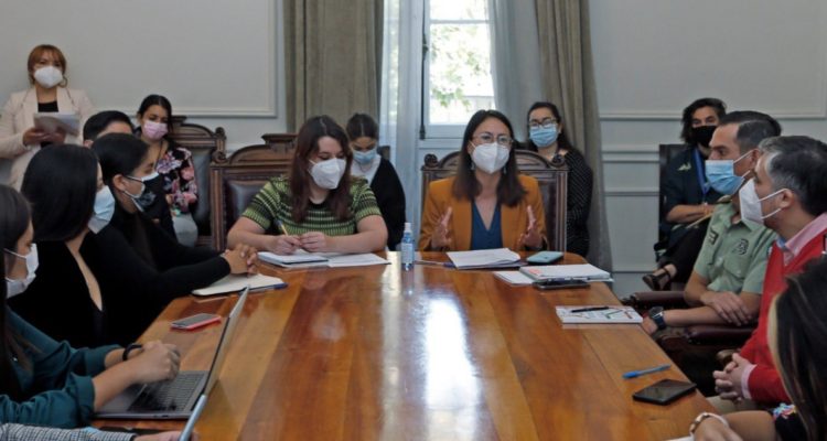 Hassler comprometió mayor seguridad en el Barrio Universitario tras denuncias de estudiantes