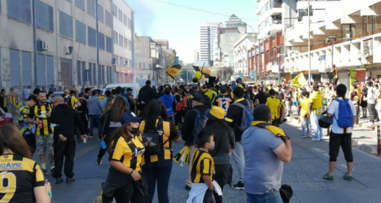 Hinchas de Fernández Vial