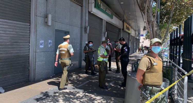Hombre fue asesinado a tiros a plena luz del día y afuera de un mall en Estación Central