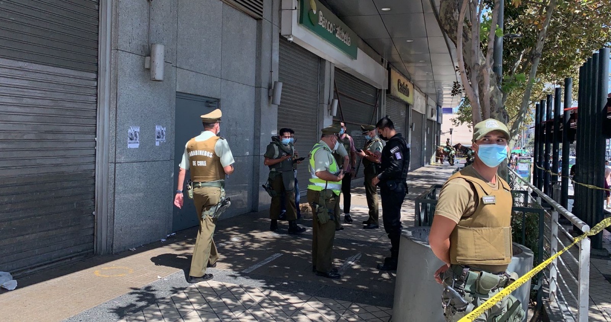 Hombre fue asesinado a tiros a plena luz del día y afuera de un mall en Estación Central