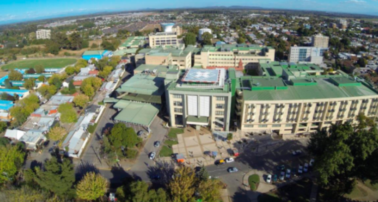 Familiares de hombre baleado realizan disparos afuera del Hospital de Los Ángeles: herido murió