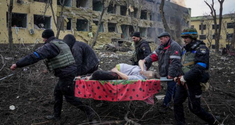 Huyendo de Ucrania y del infierno testimonios de personas sobre la ciudad asediada de Mariúpol