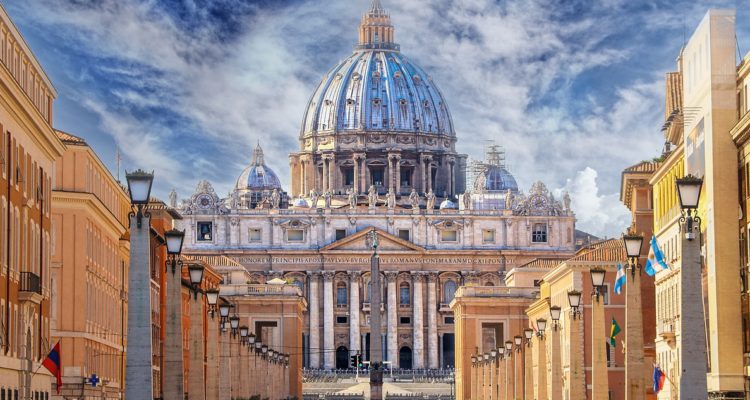 Foto del Vaticano, ya que iglesia Católica tiene nueva Constitución
