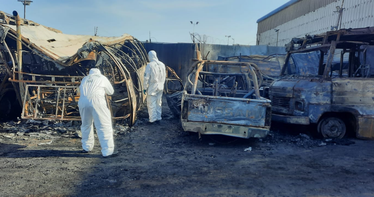 Incendio afecta a microbuses