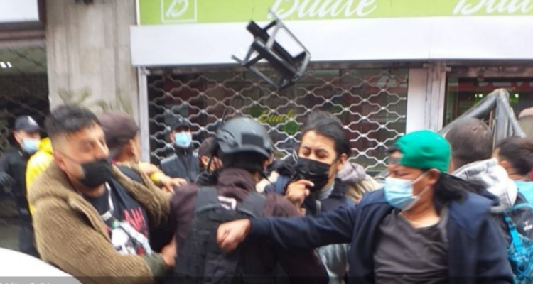 incidentes entre inspectores municipales y comerciantes ambulantes